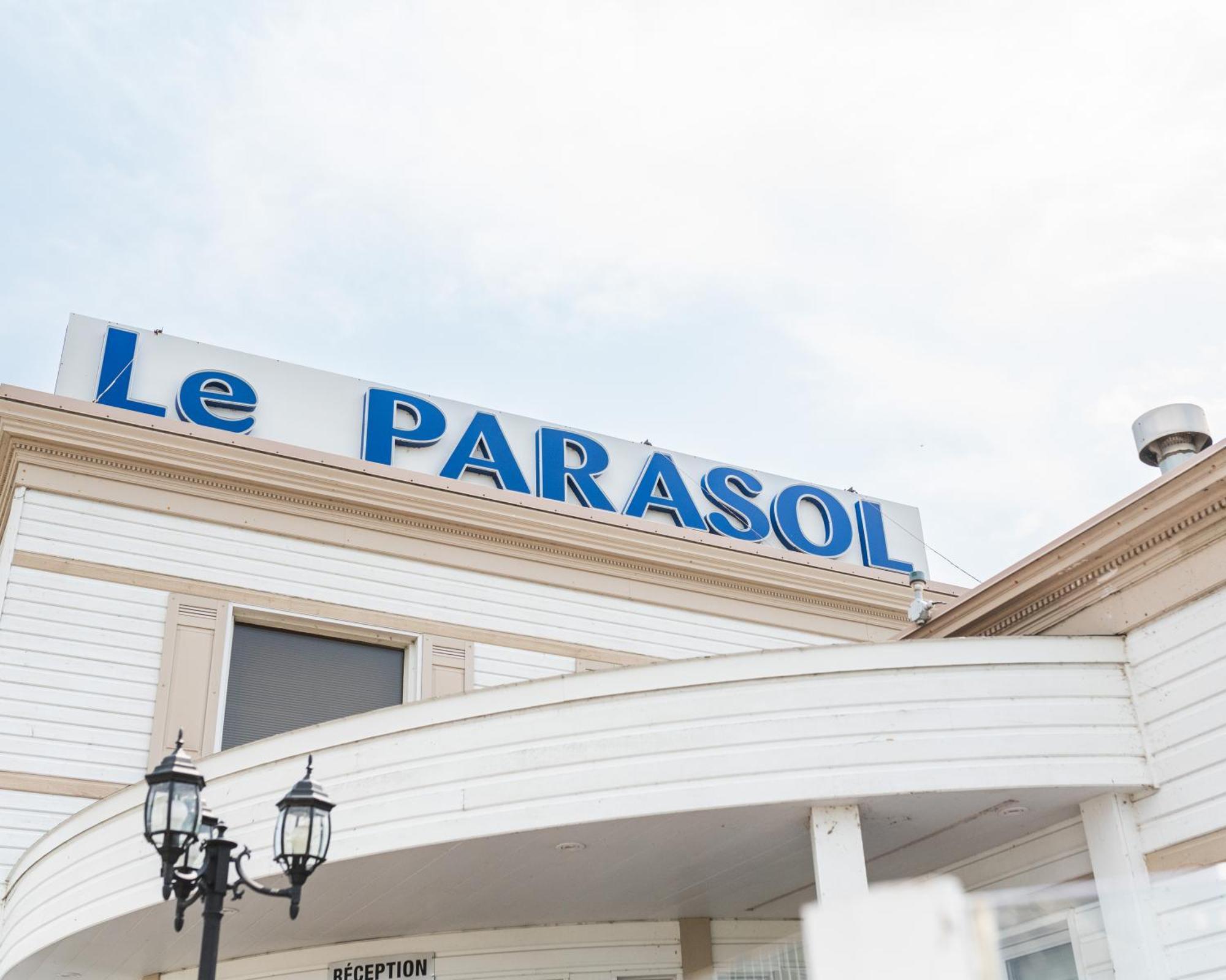 Auberge Le Parasol Saguenay Luaran gambar