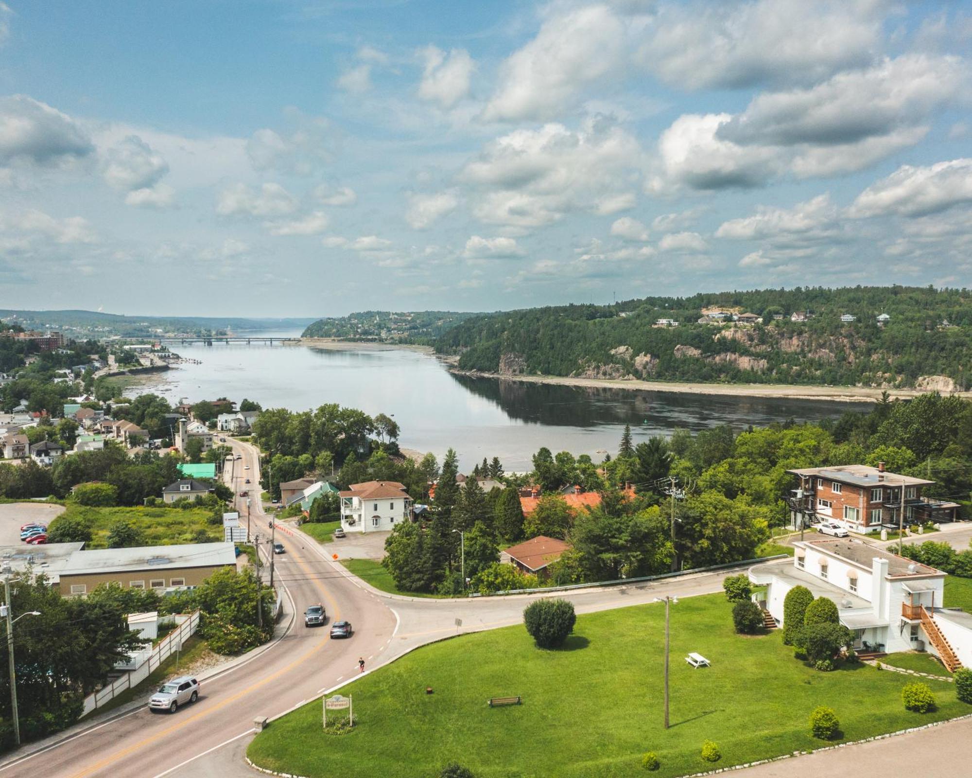 Auberge Le Parasol Saguenay Luaran gambar