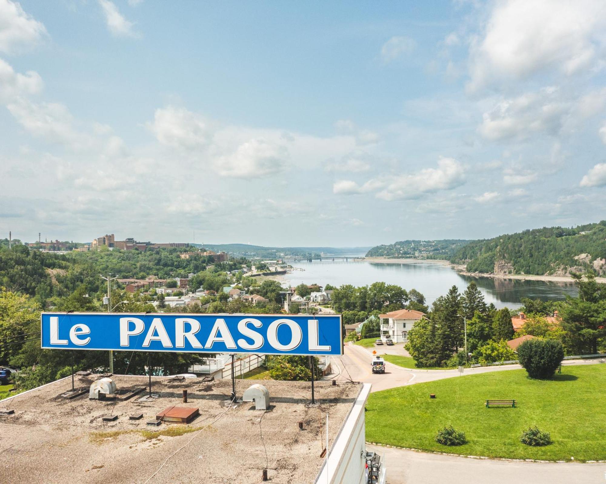 Auberge Le Parasol Saguenay Luaran gambar