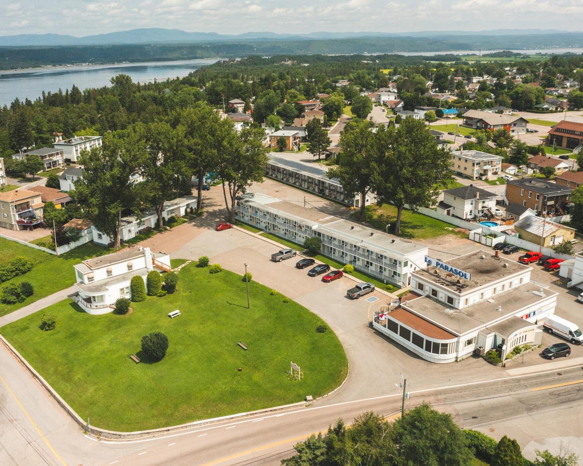 Auberge Le Parasol Saguenay Luaran gambar