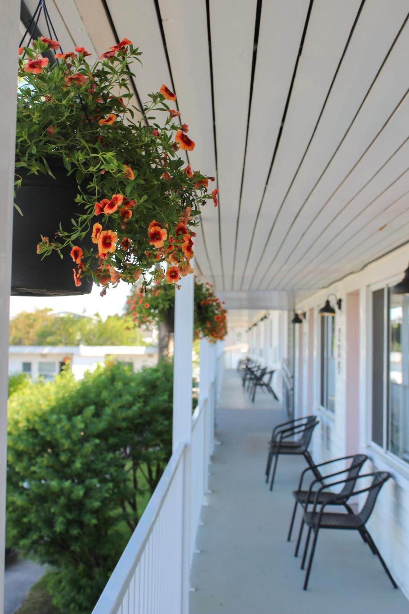 Auberge Le Parasol Saguenay Luaran gambar